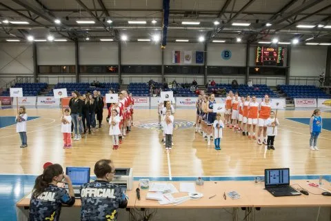 Slovenský pohár žien 2016-17 – Piatok