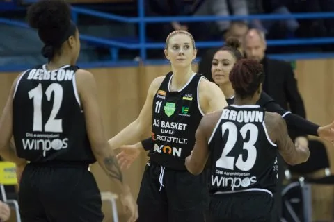 PINKK Pécsi 424 (HUN) vs. A3 Basket Umeå (SWE), EWBL