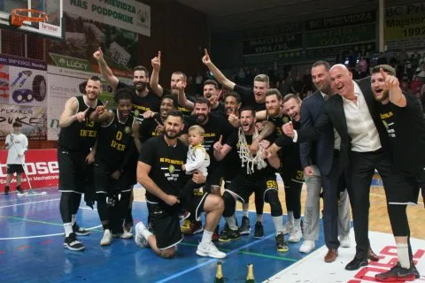 BC Prievidza vs. BK Inter Bratislava, autor: Ladislav Szibilla