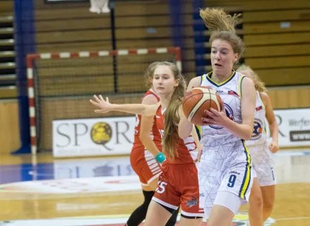 M-SR Kadetky: BK AŠK Slávia Trnava vs. ZŠ Zvolen-ŠKP 08 B.Bystrica