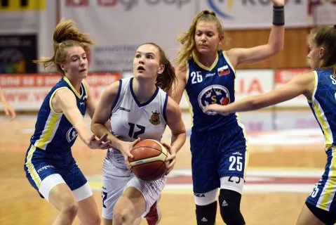 M-SR Juniorky: ZŠ Zvolen – ŠKP 08 B.Bystrica vs. BK AŠK Slávia Trnava
