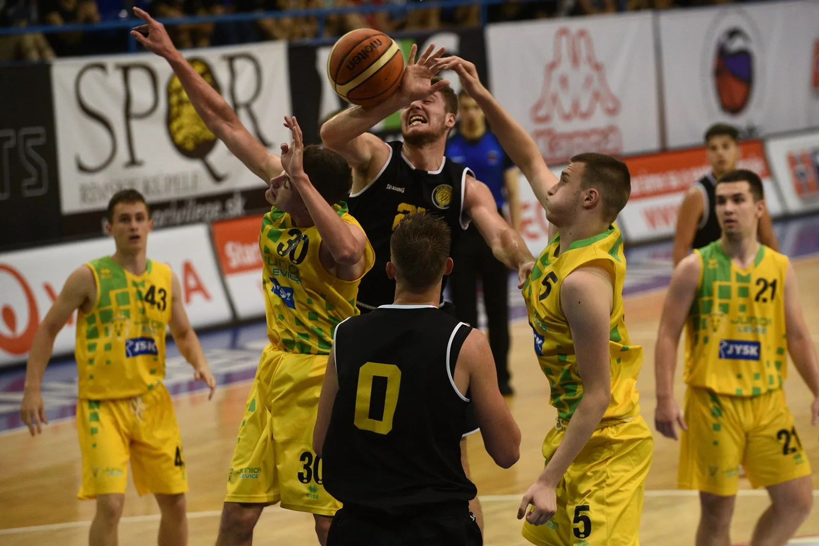 M-SR Juniori: ŠBK Junior Levice vs. Inter Bratislava – foto 2