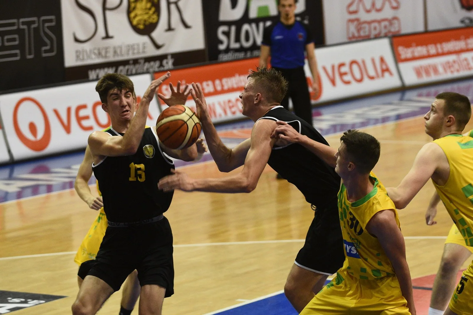 M-SR Juniori: ŠBK Junior Levice vs. Inter Bratislava – foto 3