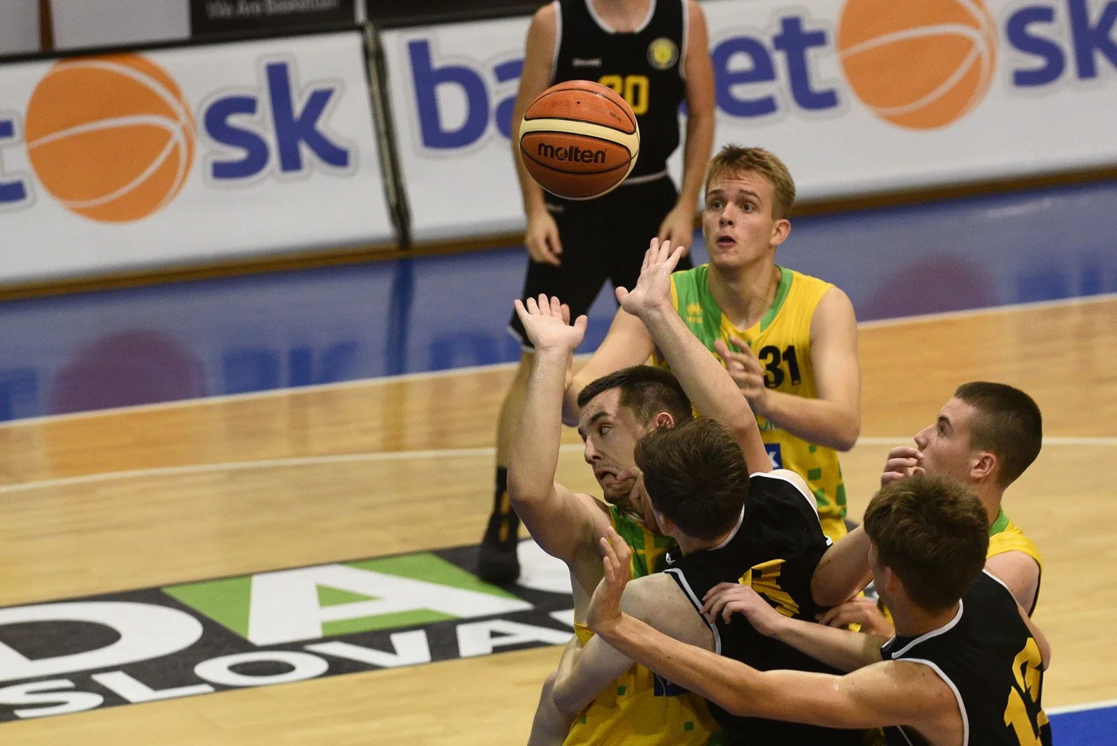 M-SR Juniori: ŠBK Junior Levice vs. Inter Bratislava – foto 13