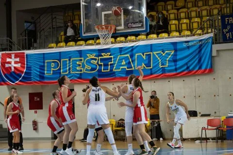 Piešťanské Čajky vs. BK ŠK UMB Banská Bystrica