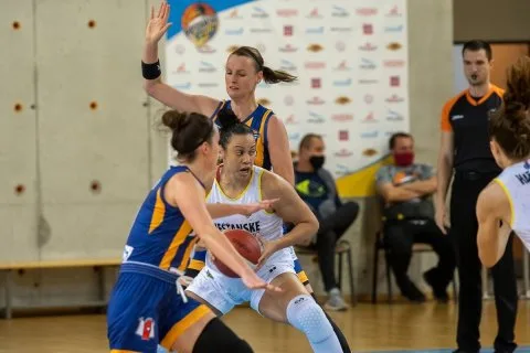 Piešťanské Čajky vs. YOUNG ANGELS