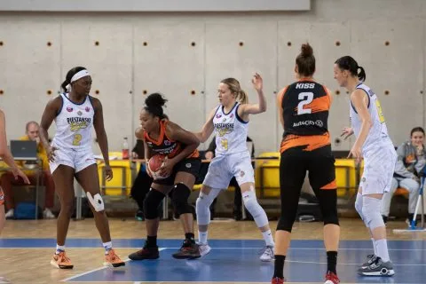 Piešťanské Čajky vs. NKA Universitas PEAC Pécs (HUN)