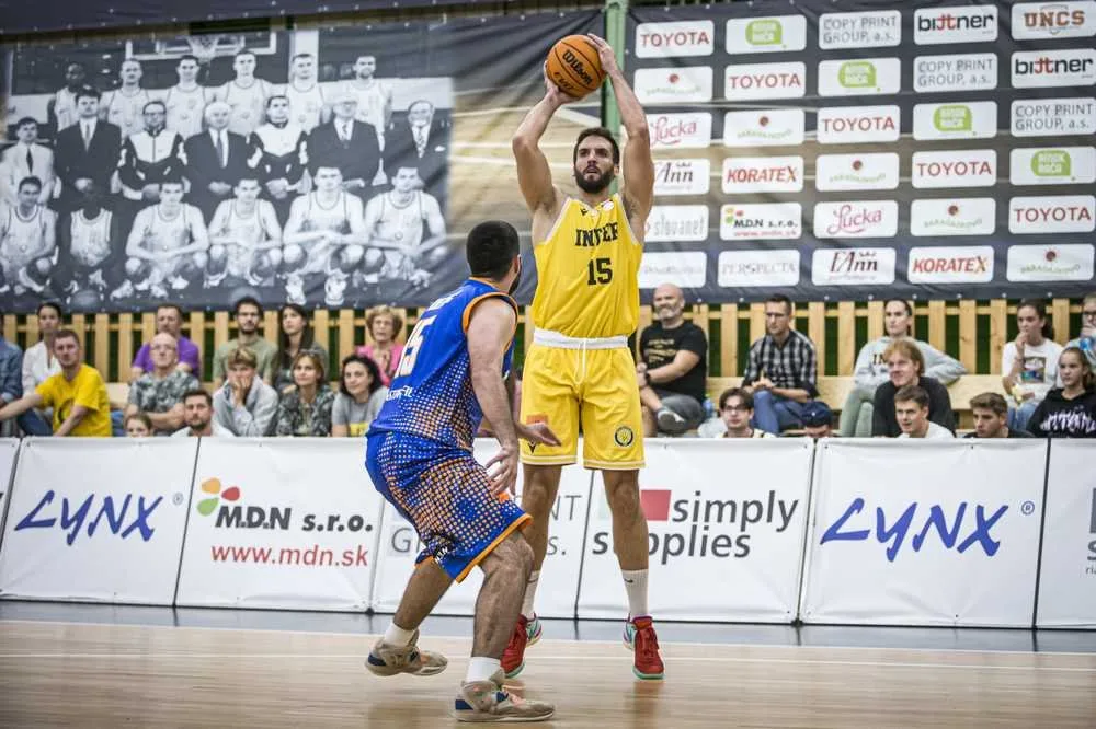 Inter Bratislava vs. BKM Lučenec – foto 9