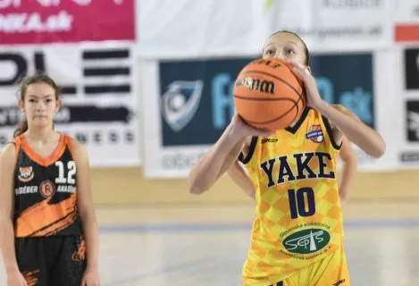 YOUNG ANGELS Košice U14 vs. RÁTGÉBER Pécs U14 (HUN), MEL/BasketGirls®
