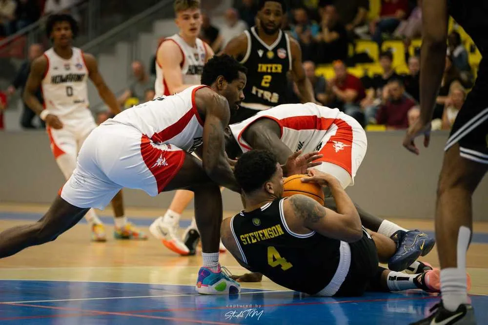 BC Komárno vs. Inter Bratislava – foto 8