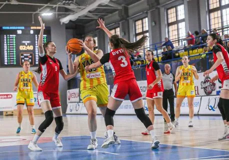 YOUNG ANGELS Košice U18 vs. DVTK Miskolc U18 (HUN), MEL/BasketGirls®