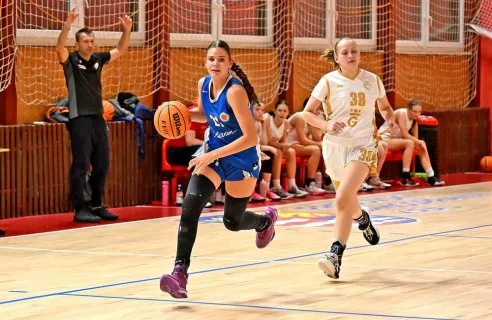 Sokol Hradec Králové U16 (CZE) vs. BK Slovan Bratislava U16, MEL/BasketGirls®