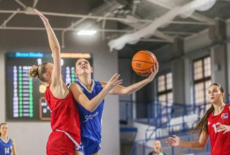 Morava-Sliezsko 2010 (CZE) vs. BK Slovan Bratislava U16, MEL/BasketGirls®