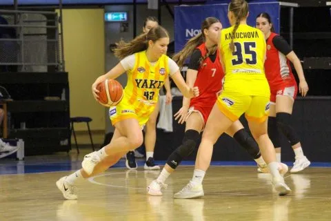 YOUNG ANGELS Košice U18 vs. DVTK Miskolc U18 (HUN), MEL/BasketGirls®