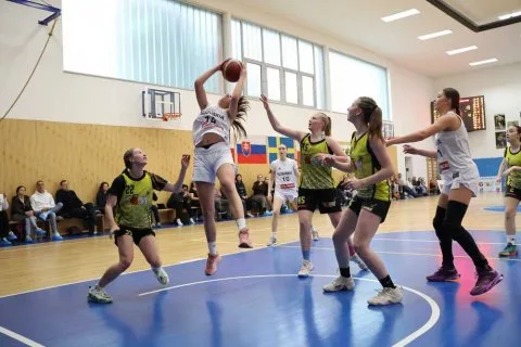 Slovakia Select vs. ŠBK Sadská U15 (CZE), MEL/BasketGirls®
