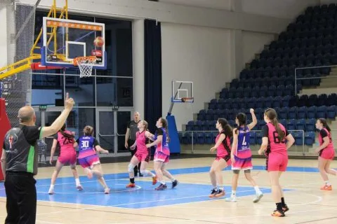 BKM Petržalka FIVE STARS U14 vs. BC SLIVEN Basket U14 (BUL), MEL/BasketGirls®