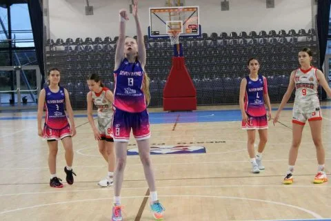BK LOKOMOTÍVA Sereď U14 vs. BC SLIVEN Basket U14 (BUL), MEL/BasketGirls®