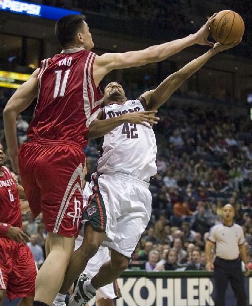 Hráčmi mesiaca január v NBA LeBron James a Jao Ming