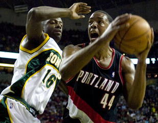 Fotogaléria k nočným stretnutiam NBA z 22. februára