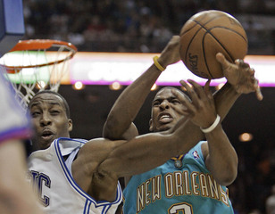 Hornets vyhrali na ihrisku Magic trojkou Stojakoviča