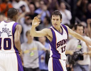 Denver a Atlanta do play off, v Milwaukee 286 bodov