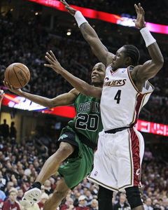 Fotogaléria k nočným stretnutiam NBA z 12. mája