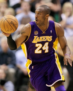 Sun Jue začal pôsobenie v Lakers mononukleózou
