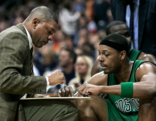 Fotogaléria k nočným stretnutiam NBA zo 16. mája