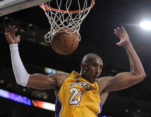 Lakers dosiahli už desiate víťazstvo v rade