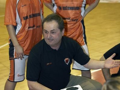 Beťka strieda Onuška, trénerom Ruže Panis