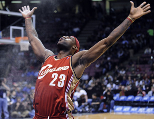 V novembri kraľovali NBA LeBron James a Chris Paul