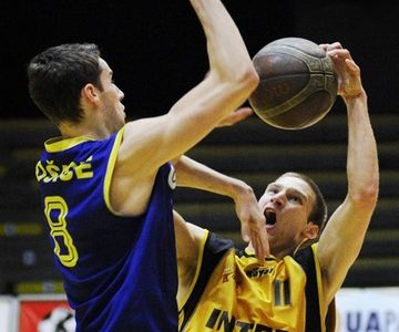 Extraliga mužov: Úspešná premiéra Kováčika v Komárne