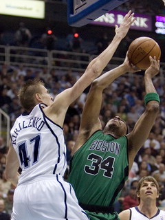 Fotogaléria k nočným stretnutiam NBA z 19. februára