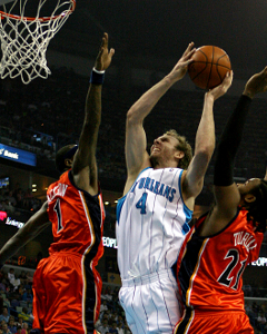 Houston vyhral v San Antoniu, Detroit podľahol Miami