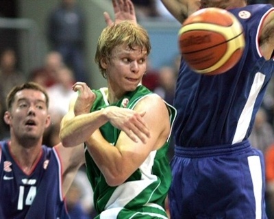 Miluje hokej, ale basketbal mu je prednejší