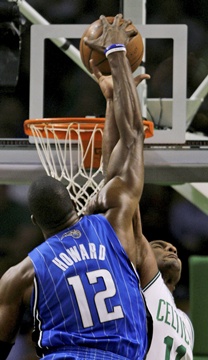 Fotogaléria k nočným stretnutiam NBA zo 6. mája
