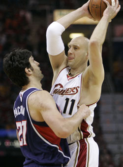 Fotogaléria k nočným stretnutiam NBA zo 7. mája