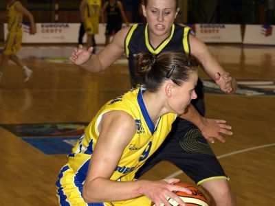 Agresívna obrana Bourges pristrihla „anjelom“ krídla