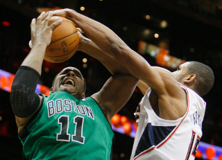 Bostonský Glen Davis s pokutou za dialóg s fanúšikom