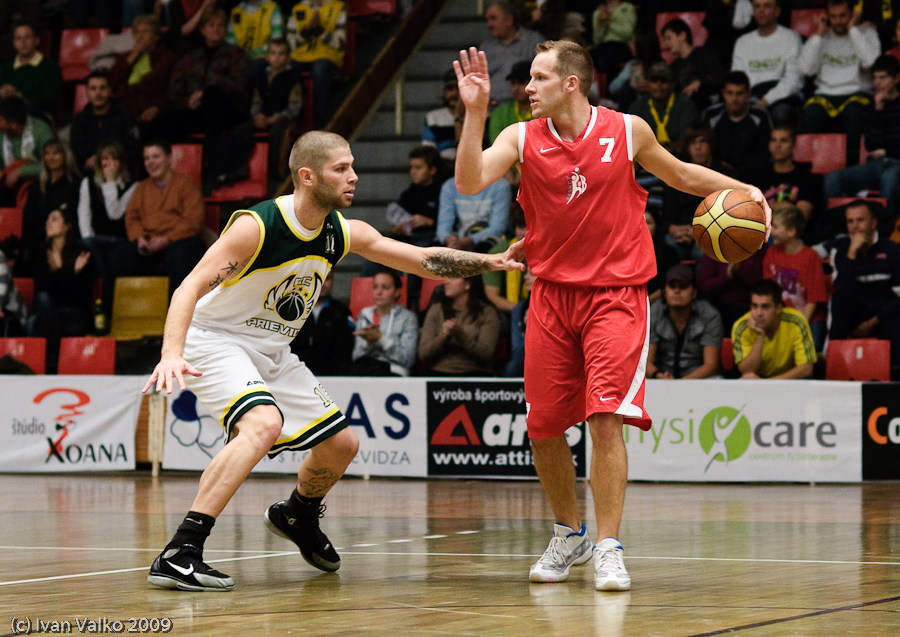 Boj o vrchné priečky v tabuľke aj o miestenky v play-off