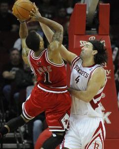 Rose si narazil bok o Howarda