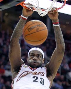 LeBron James prepol na rozohrávačský režim