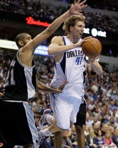 Spurs vyrovnali stav série, Magic zatiaľ bez prehry
