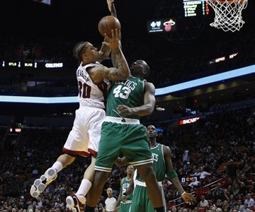 Cleveland a Boston postúpili do ďalšieho kola