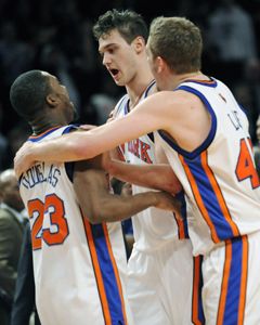 Gallinari vyzval Anthonyho, Blatche štrajkoval