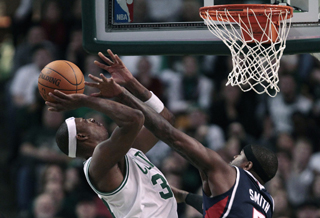 Hráčmi týždňa Paul Pierce a Tony Parker