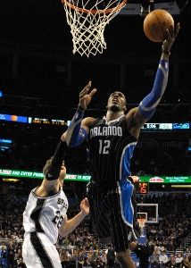 Hráčmi týždňa Dwight Howard a LaMarcus Aldridge