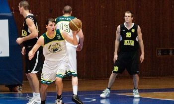 Boj o špicu i o play-off pokračuje