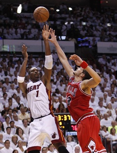 V Miami úradoval Bosh, Heat prvý raz vedú nad Chicagom