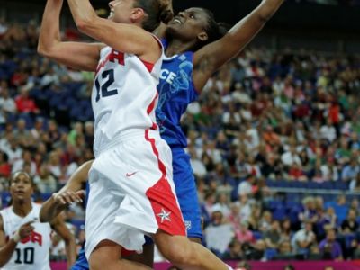 Zlato pre USA, Francúzky získali prvú medailu
